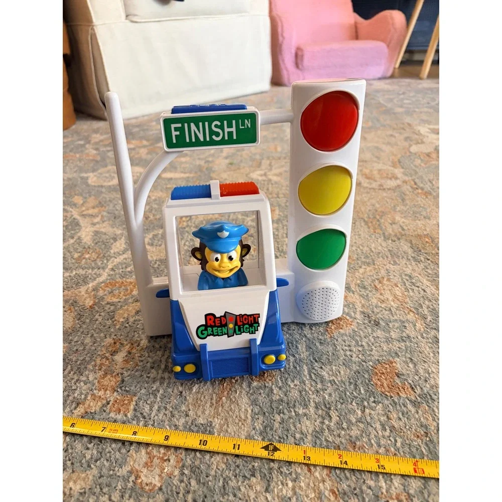 Move2Play Red Light Green Light Motion-Sensing‎ Kids Game Station Toy